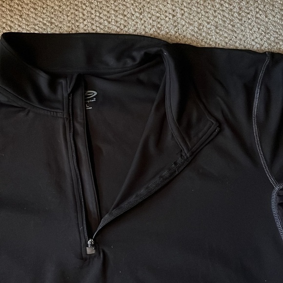 Black champion athletic workout sweater top​​ - Picture 3 of 4